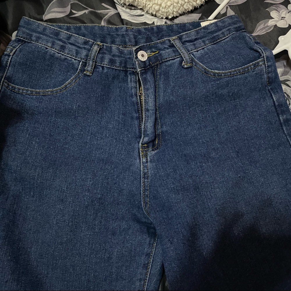 Low rise baggy jeans